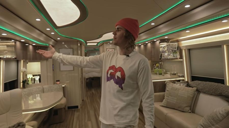Justin Bieber mostra motorhome usado em turnês - Reprodução