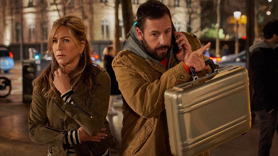 Adam Sandler e Jennifer Aniston protagonizam "Mistério em Paris" - Divulgação/Netflix