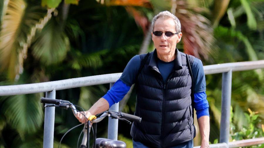 Tony Bellotto foi visto andando de bicicleta no Leblon, no Rio de Janeiro Tony Bellotto foi visto andando de bicicleta no Leblon, no Rio de Janeiro