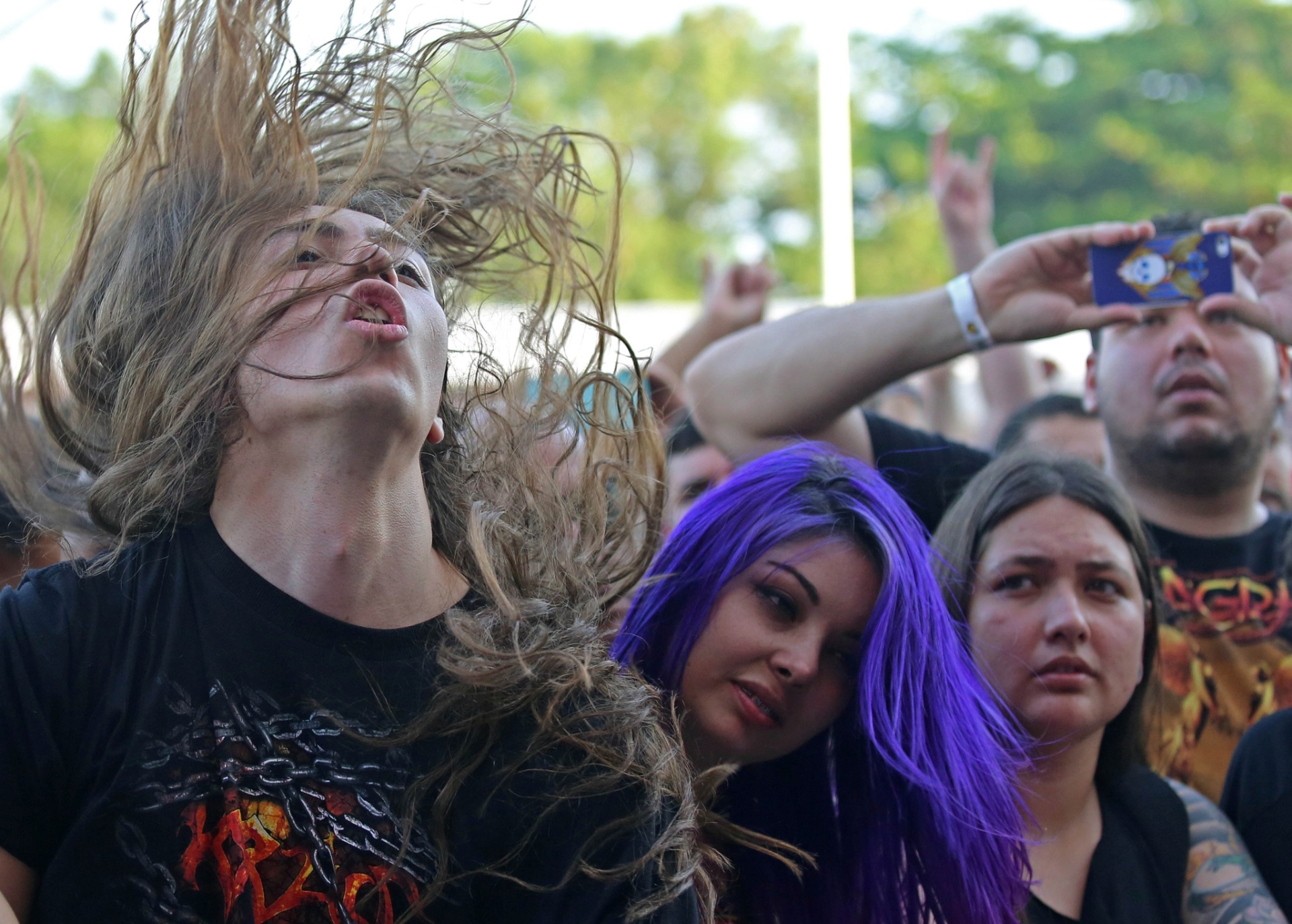 Headbangers batem cabeça em show no Rock in Rio, no início do "dia do metal" na Cidade do Rock - Fernando Maia/UOL