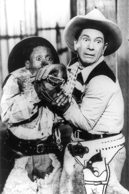 Grande Otelo e Oscarito em cena de "Matar ou Correr" (1954), do diretor Carlos Manga - Reprodução