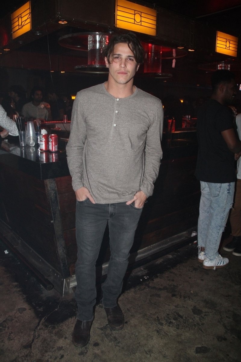 8.ago.2016 - Rômulo Neto vai à festa de Preta Gil no Rio de Janeiro - Thyago Andrade /BrazilNews