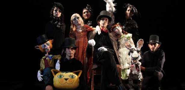 O espetáculo "Alice no País das Maravilhas" com marionetes está na programação do Giramundo - Divulgação