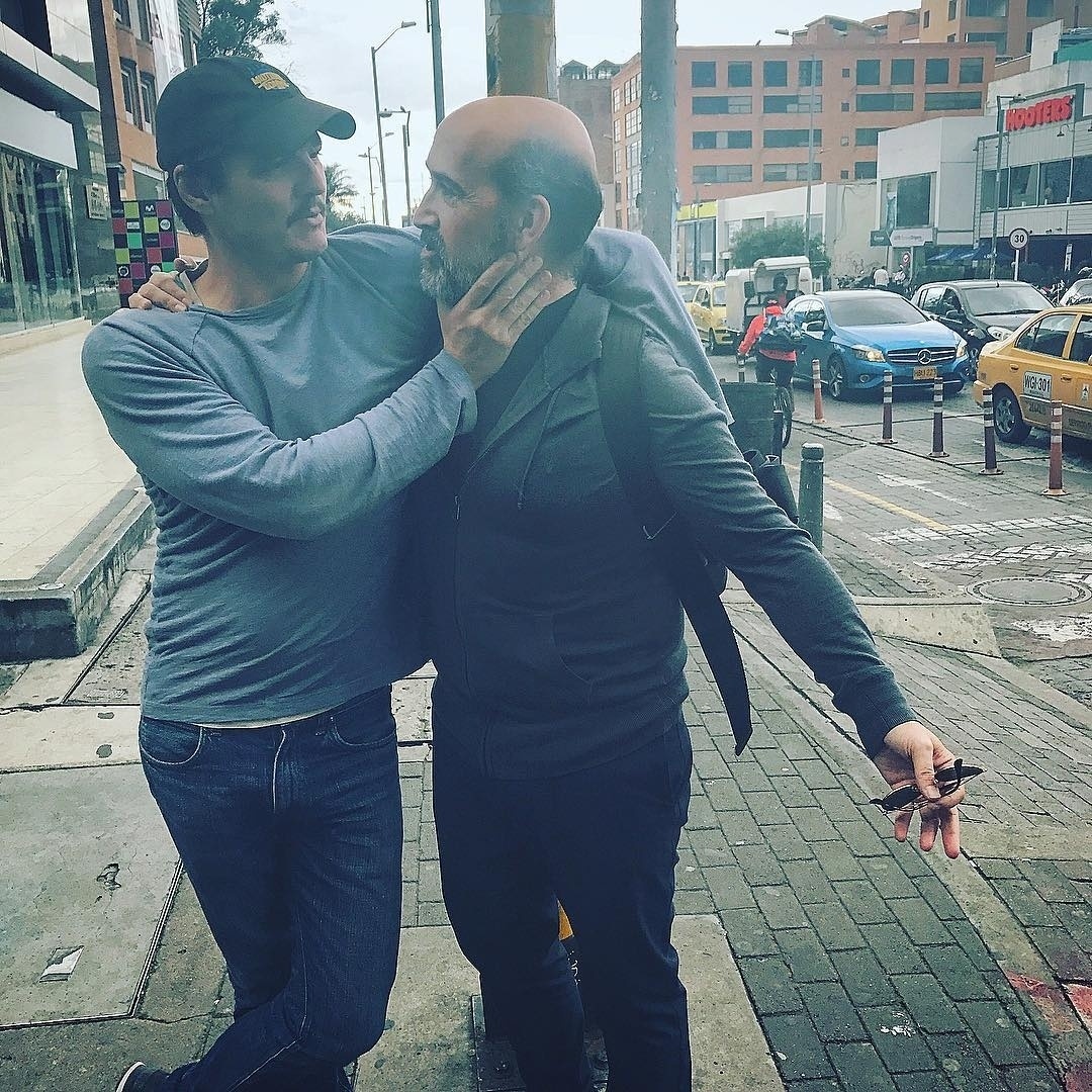 2.nov.2016 - Pedro Pascal publicou uma foto com o ator espanhol Javier Cámara, que entrará na terceira temporada de "Narcos". "Com este gênio para Narcos season 3", escreveu Pascal no Instagram - Reprodução/Instagram/pascalispunk