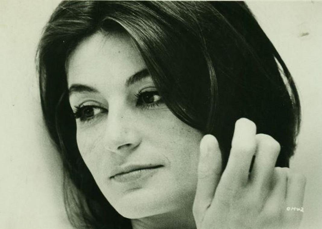 Anouk Aimée em cena em "Um Homem, Uma Mulher" (1966) - Divulgação