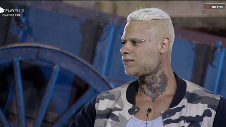 Léo Stronda entrevista Evandro Santo - Reprodução/PlayPlus - Reprodução/PlayPlus