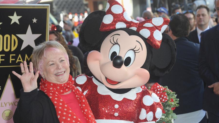 Russi Taylor e Minnie Mouse na celebração dos 90 anos da personagem em Hollywood, em janeiro de 2018 - Albert L. Ortega/Getty Images