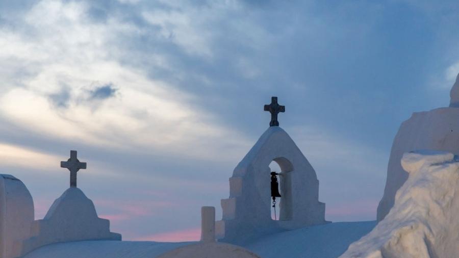 A Igreja de Panagia Paraportiani em Mykonos, na Grécia - Athanasios Gioumpasis/Getty Images