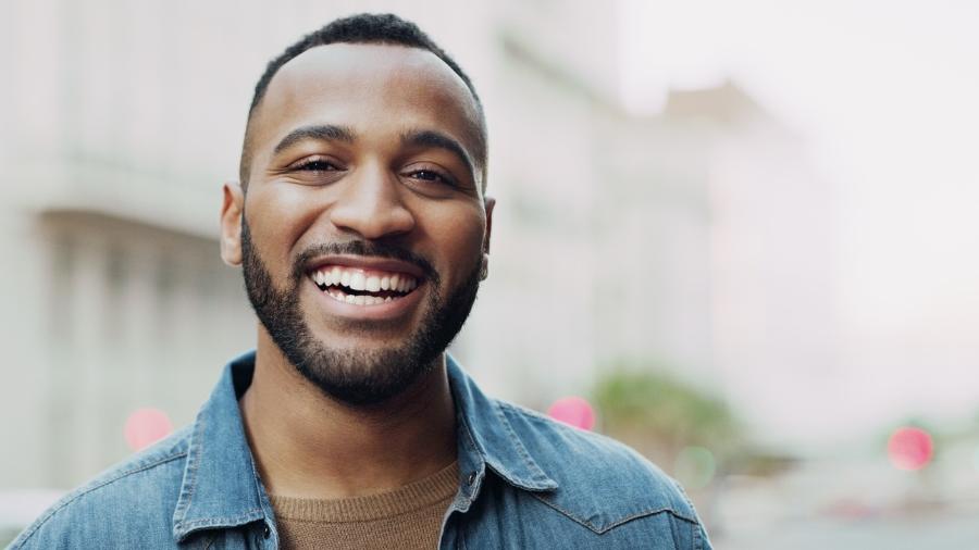 Veja legendas para fotos masculinas em redes sociais - iStock