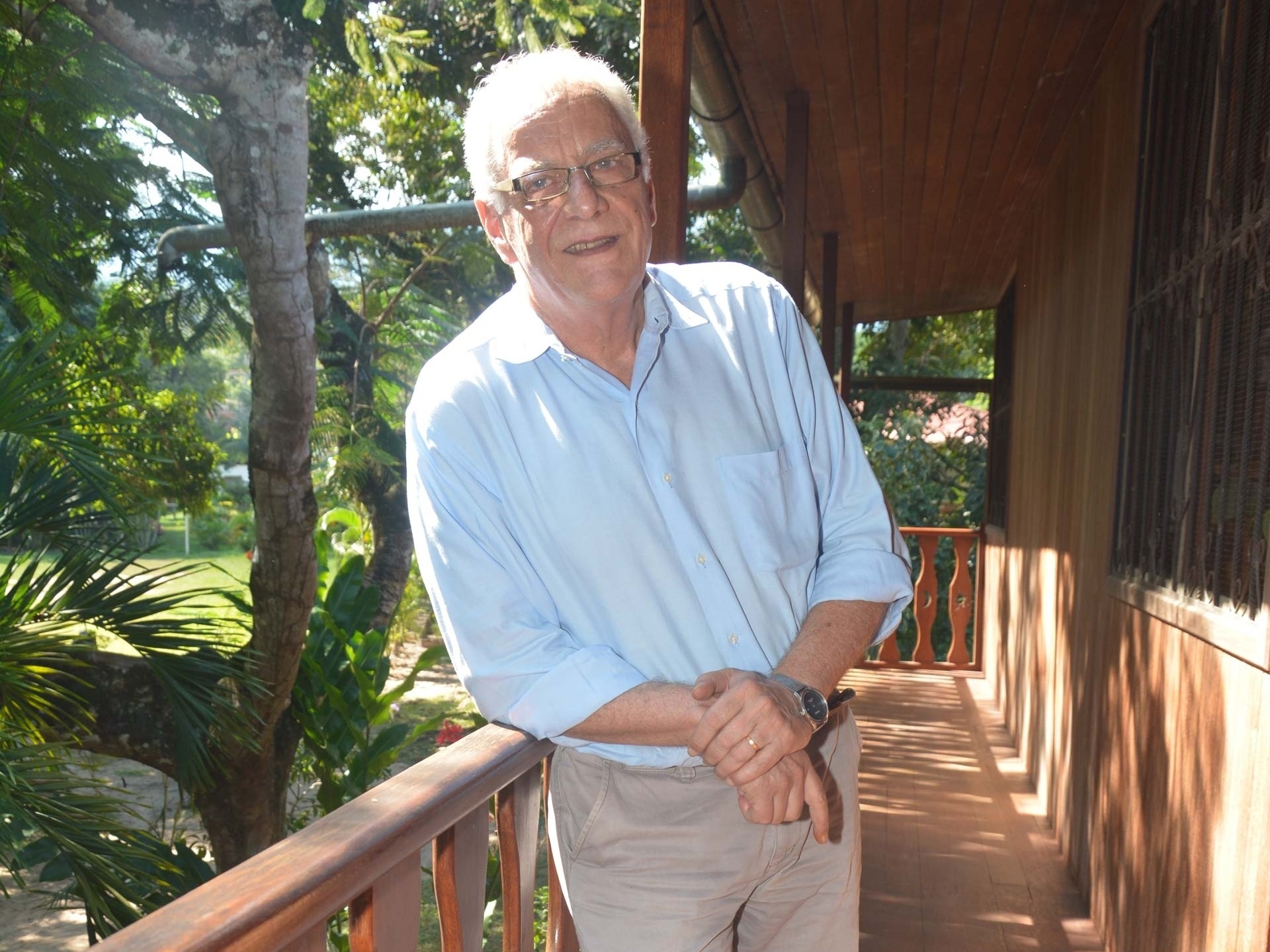 Há 30 anos, médico Jacques Mabit trata dependentes químicos com ayahuasca