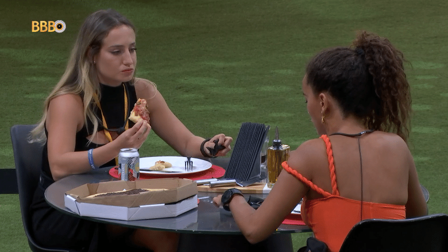 BBB 23: Domitila Barros e Bruna Griphao ganham pizza após Jogo da Discórdia - Reprodução/Globoplay