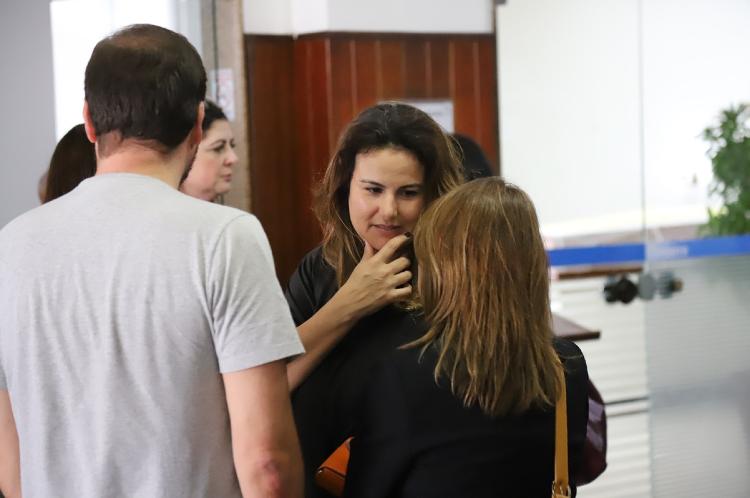 Úrsula Corona no velório de Lúcia Alves Úrsula Corona no velório de Lúcia Alves