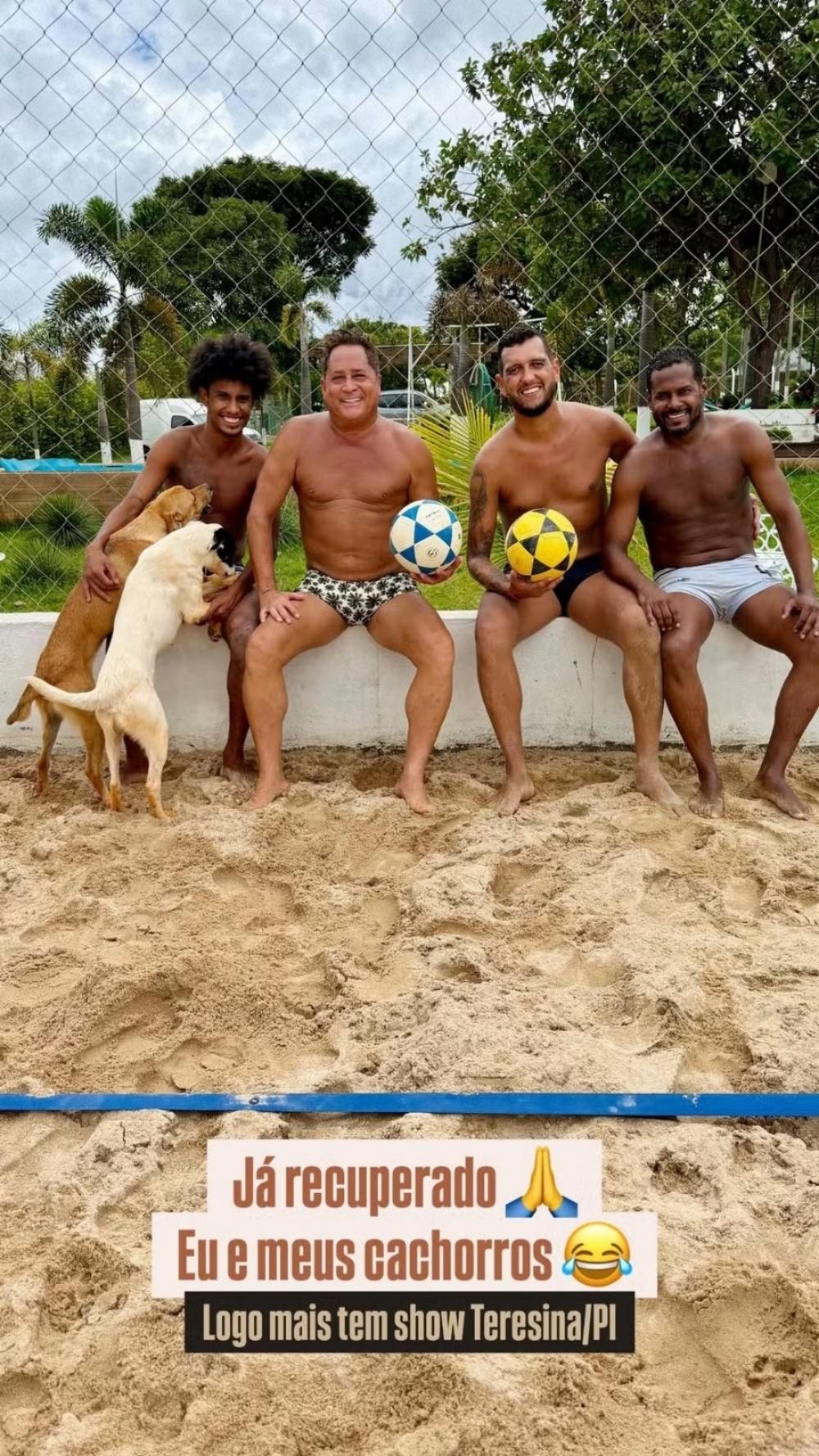 Leonardo jogou futevôlei com os amigos após internação - undefined