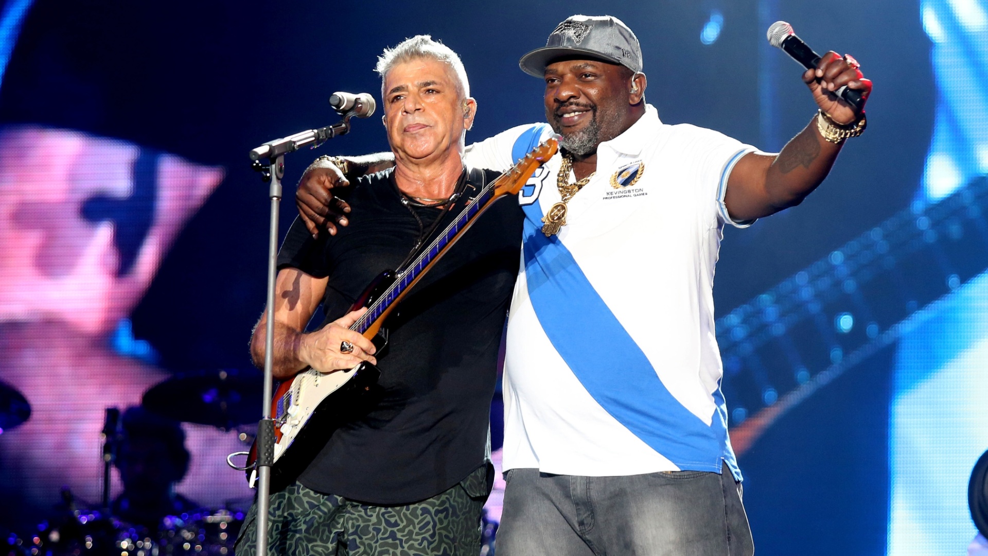 26.set.2015 - Lulu Santos canta com Mr. Catra no sexto dia do Rock in Rio 2015 - Fernando Maia/UOL