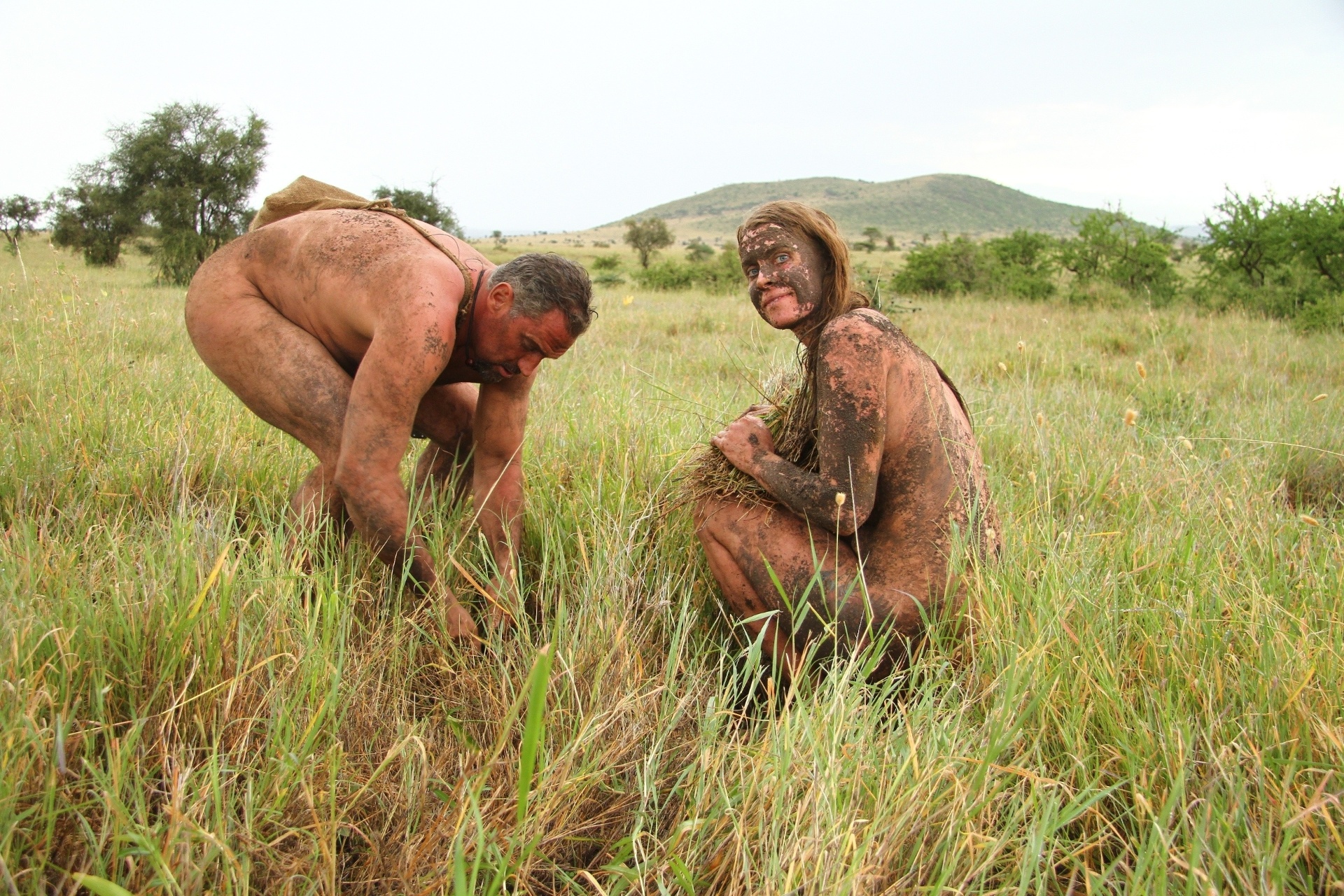 No reality show "Largados e Pelados", da Discovery, duplas formadas por homens e mulheres enfrentam desafios de sobrevivência em ambiente selvagem - Divulgação/Discovery