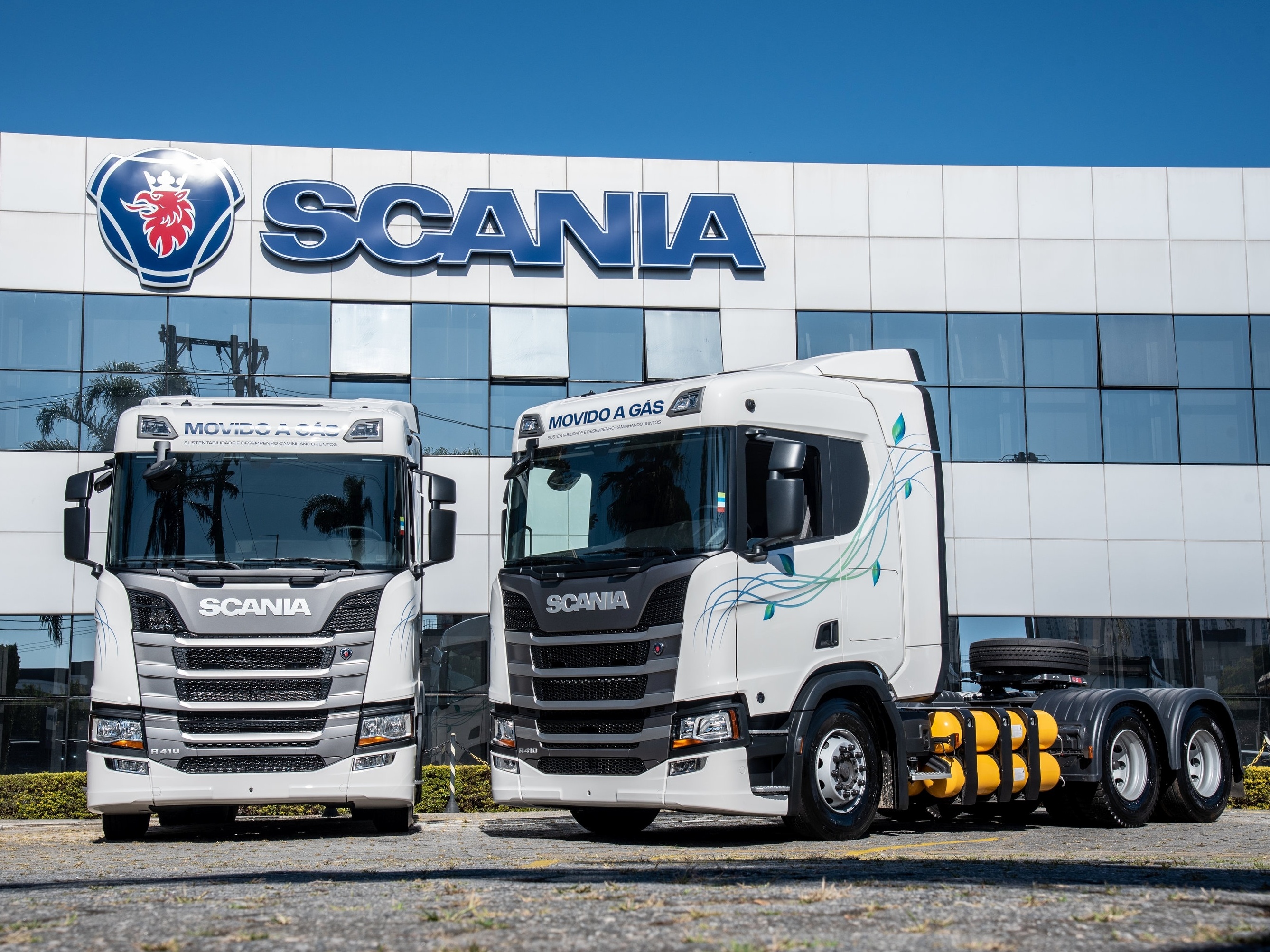 Scania entrega primeiros caminhões do Brasil movidos a gás natural