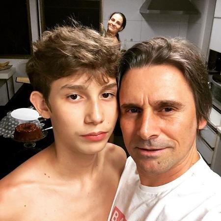 Em cena intimista, Murilo Rosa posa com o filho, Lucas - Reprodução / Instagram