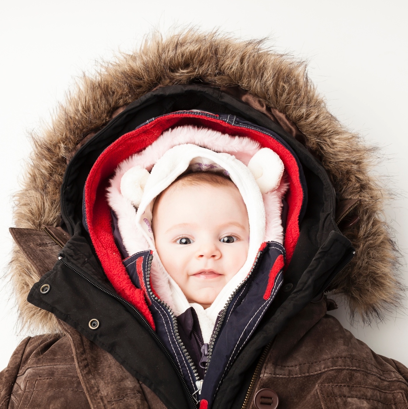 Como vestir e agasalhar o bebê no frio: itens para ter no guarda-roupa