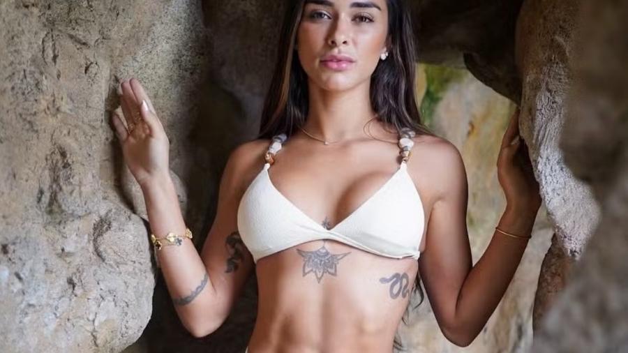 Tainá Castro posa de biquíni Tainá Castro posa de biquíni