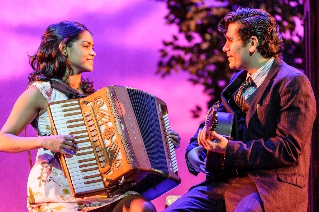 Os atores Lucy Alves e Gabriel Sater no musical "Nuvem de Lágrimas" - Otávio Dias/Divulgação