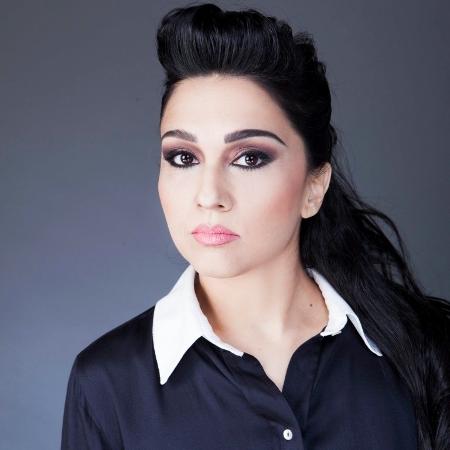 A modelo e escritora Nalini Narayan diz que aos 15 anos teve o primeiro orgasmo só por estimulação nos seios
