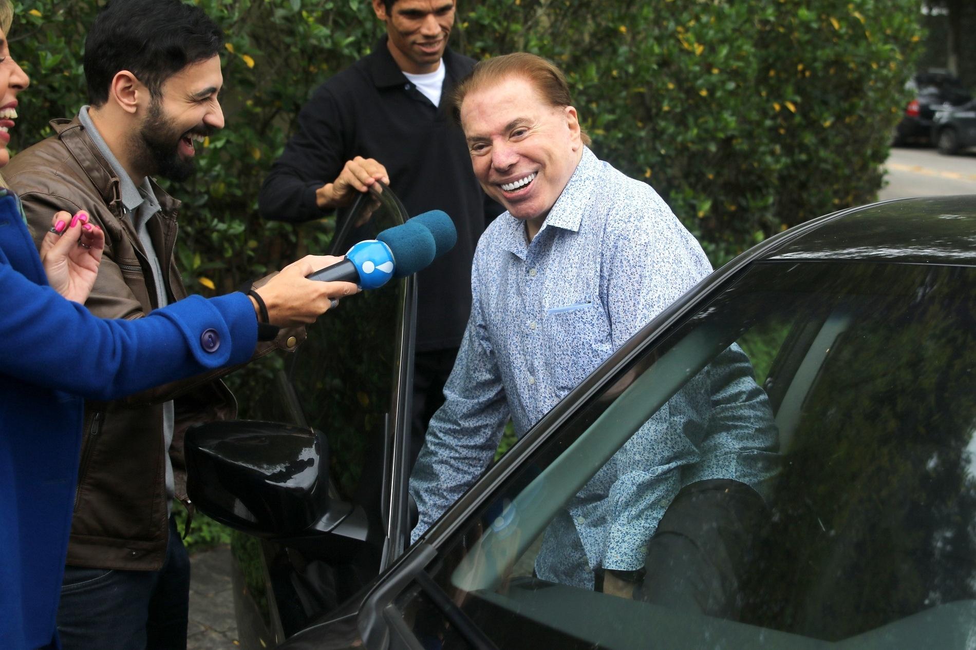 Horas antes do casamento "secreto" da filha Patricia Abravanel, o apresentador Silvio Santos deixou sua mansão em São Paulo para dar um tapa no visual no salão do cabelereiro Jassa - Thiago Duran/AgNews