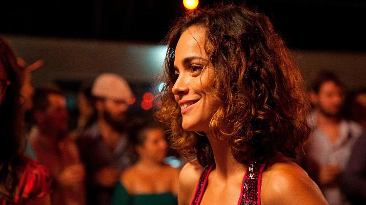 Alice Braga concorre no “16º Grande Prêmio do Cinema Brasileiro” ao troféu de Melhor Atriz Coadjuvante pelo trabalho em “Entre idas e vindas”, de José Eduardo Belmonte - Divulgação - Divulgação