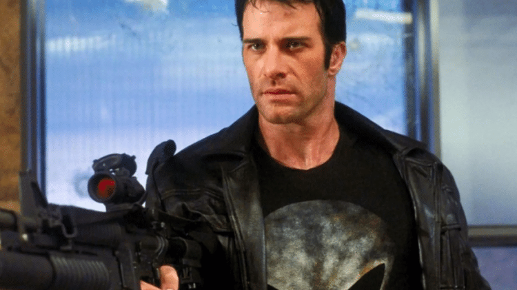 Thomas Jane em cena de "O Justiceiro" (2004) - Reprodução - Reprodução