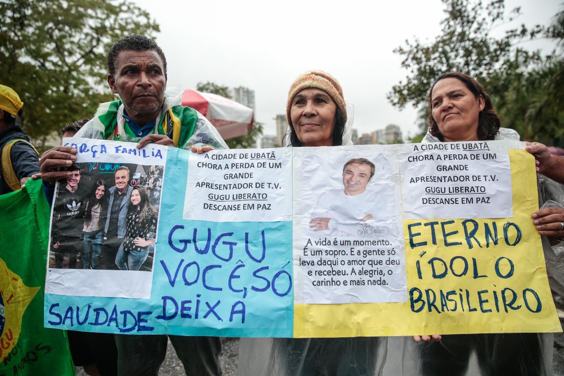 Fotos de Gugu com a família e mensagens de apoio também foram mostradas pelos fãs - SUAMY BEYDOUN/AGIF/ESTADÃO CONTEÚDO