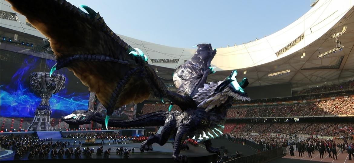 Com a tecnologia de realidade aumentada, o Dragão de League of Legends "invadiu" o estádio Ninho do Pássaro, em Beijing, no Mundial 2017 - Divulgação/Riot Games
