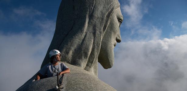 Dois franceses detidos no Rio após assistirem ao nascer do sol sobre o Cristo - Vimarsana News