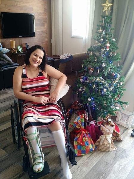 Paula Vieira logo após passar por cirurgia de implante do estimulador medular, em 2016 - Arquivo pessoal
