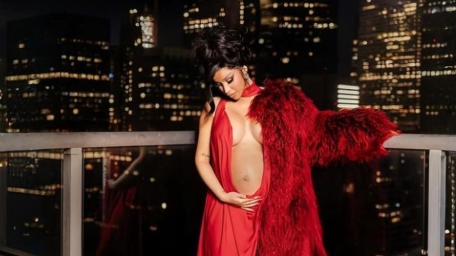 Rapper Cardi B conta sobre terceira gravidez