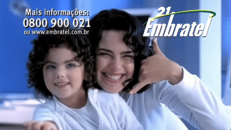 Rafaela Romolo e Ana Paula Arósio protagonizaram propaganda da Embratel em 2004