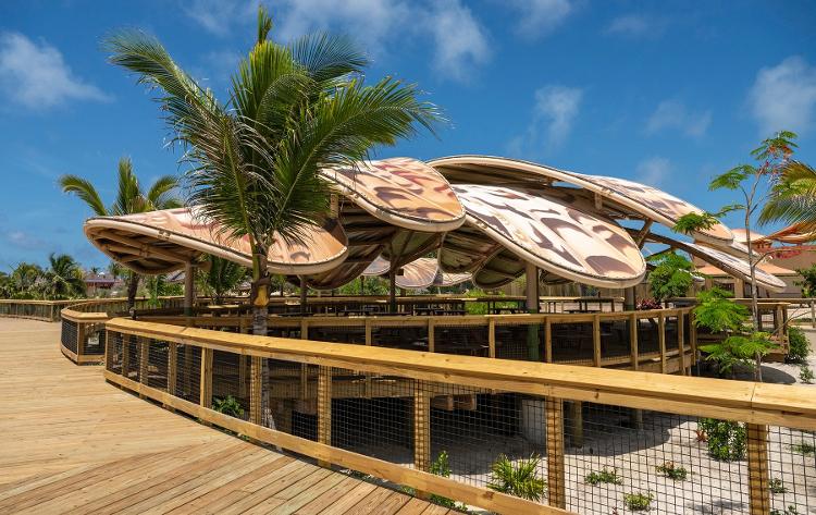 True-True BBQ: arquitetura inspirada na cultura local 