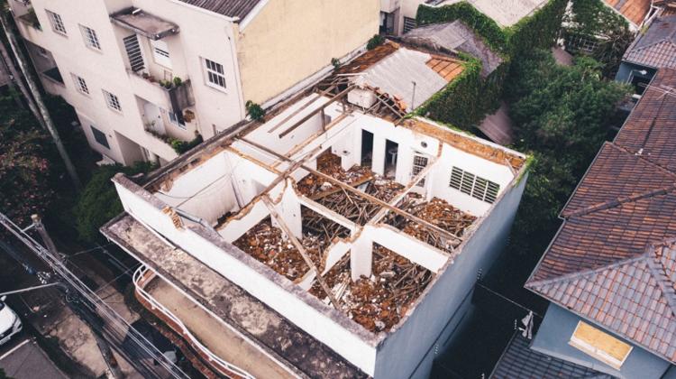 O teto destruído do Futuro Refeitório, em Pinheiros