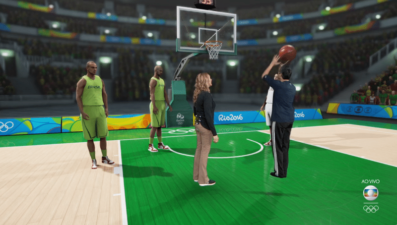 13.ago.2016 - Sem gravata, sem sapato e em clima de Jogos Olímpicos, William Bonner jogou basquete ao lado da ex-jogadora Hortência durante o "Balada Olímpica", na madrugada deste sábado (13) - Reprodução/TV Globo