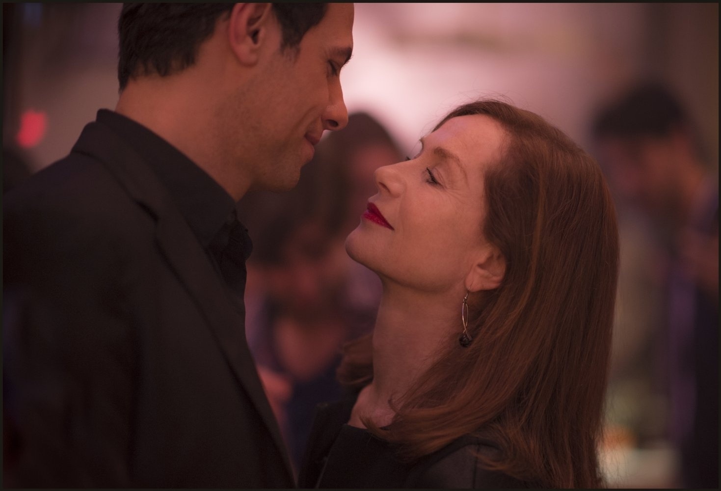 Isabelle Huppert e Laurent Lafitte em cena do filme "Elle" (2016), de Paul Verhoeven - Divulgação