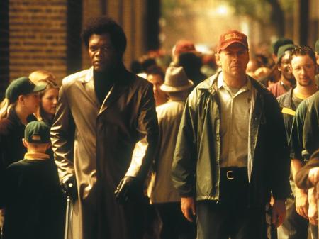 Samuel L. Jackson e Bruce Willis em cena de "Corpo Fechado" (2000), filme de M. Night Shyamalan - Divulgação