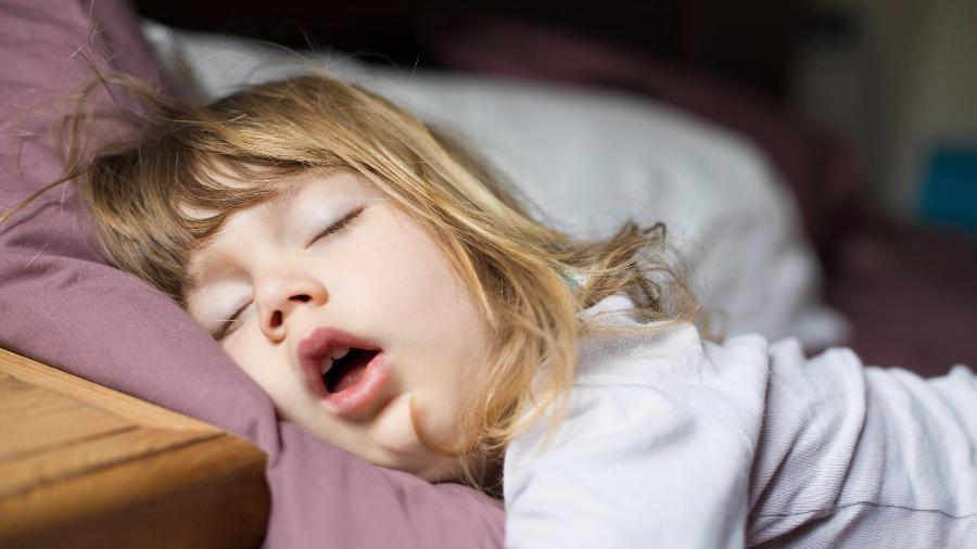 Dormir ajuda as crianças a controlar suas respostas emocionais - iStock