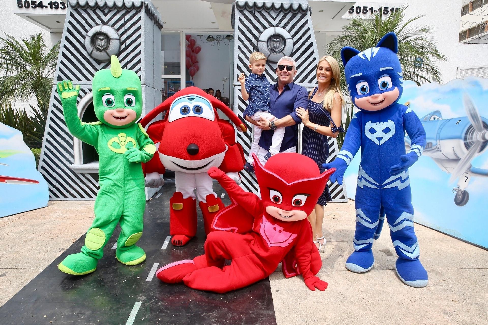 Ana Hickmann e o marido, Alexandre Corrêa, comemoraram o aniversário do filho em um buffet no bairro de Moema, São Paulo - Manuela Scarpa/Brazil News