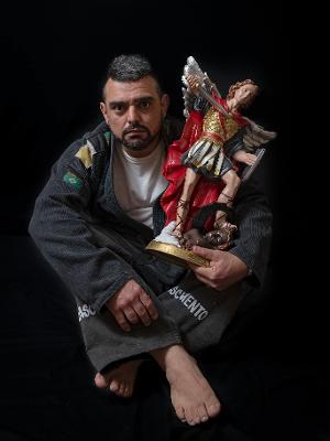 Padre João Cláudio é lutador de jiu-jitsu e devoto de São Miguel - Rodrigo Campanário/Divulgação
