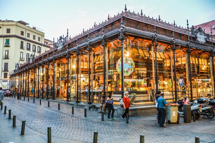 Mercado de São Miguel, em Madri, famoso "templo gastronômico" da Espanha