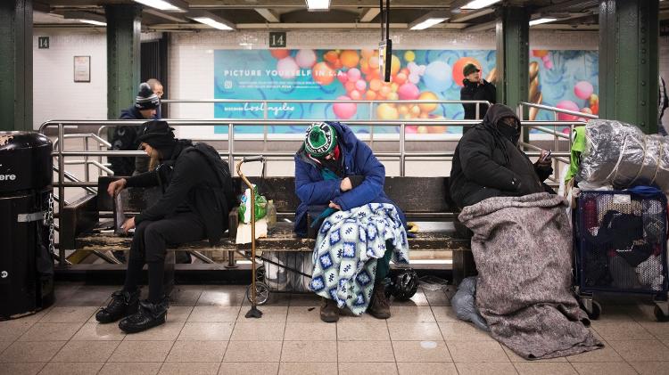 Pessoas sem teto no metrô de Nova York - Eric Kitayama/iStock