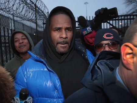 R Kelly Pede A Justica Para Deixar Prisao Por Medo De Contrair Coronavirus 18 04 2020 Uol Entretenimento