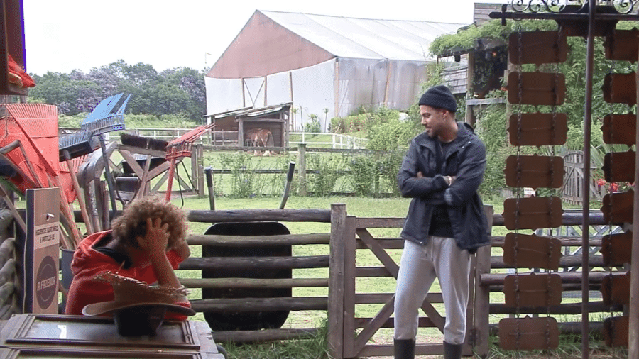 A Fazenda 2020: Lidi Lisboa reclama de atitudes de Stéfani Bays em conversa com Lipe Ribeiro - Reprodução/RecordTV