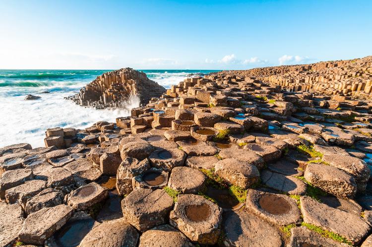 Não há areia por lá -- o que torna a praia uma das mais únicas do mundo