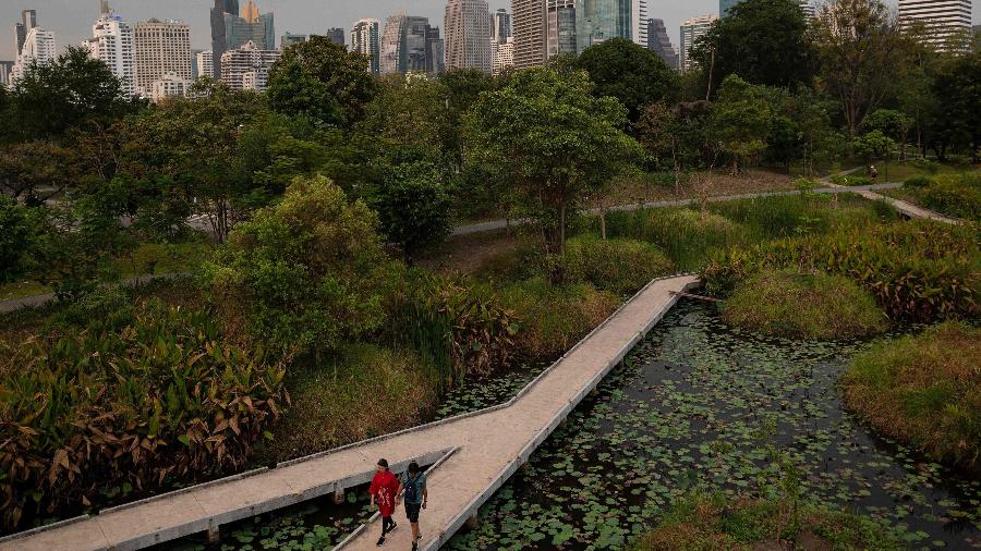 Parque Benjakitti, em Bancoc, é exemplo de intervenção para uso mais eficiente do solo urbano