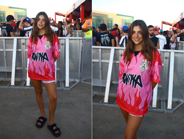 Carmen Arrufat, atriz espanhola da série 'Elite', curte os Ensaios de Anitta, no sábado (18), em Salvador Carmen Arrufat, atriz espanhola da série 'Elite', curte os Ensaios de Anitta, no sábado (18), em Salvador