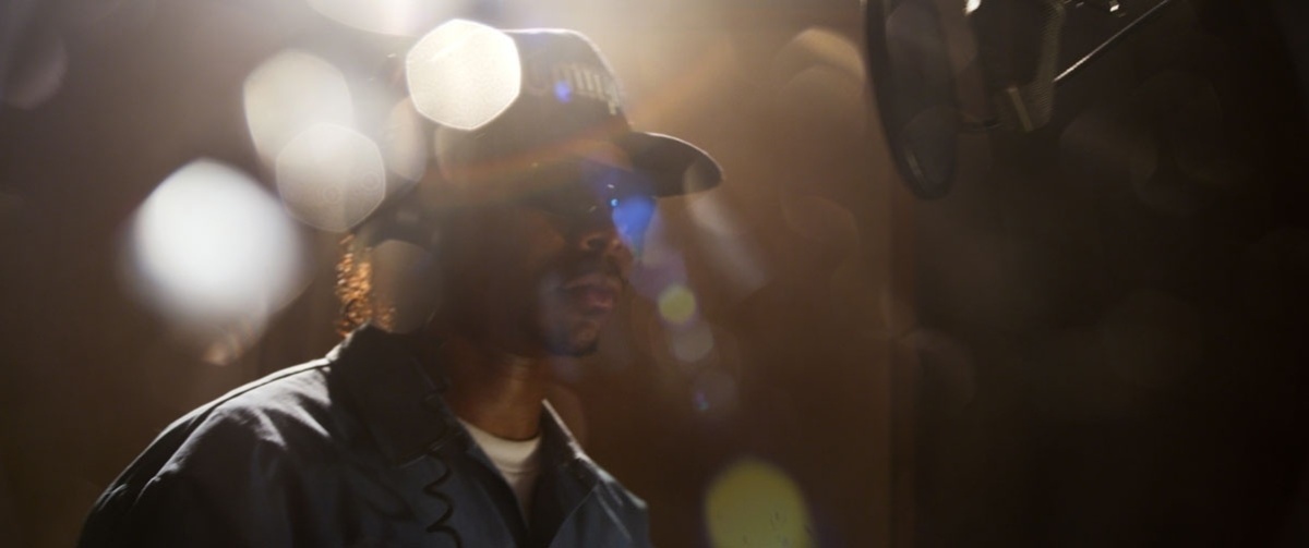 Cena de "Straight Outta Compton - A História do N.W.A." - Divulgação